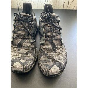 Adidas Ultra Boost 20.   Men’s SZ 9 Grey/ Black geometric